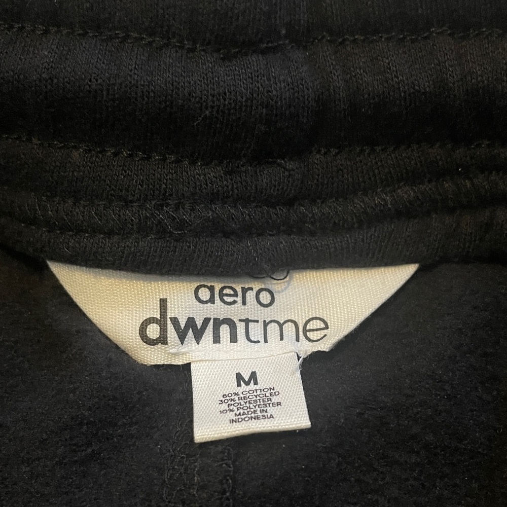 Aeropostale Light Gray and black Cropped Cargo Joggers Selling both together. - Picture 13 of 13